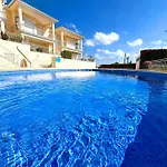 Balaia Maggs House Pool & Ocean View By Becherish
